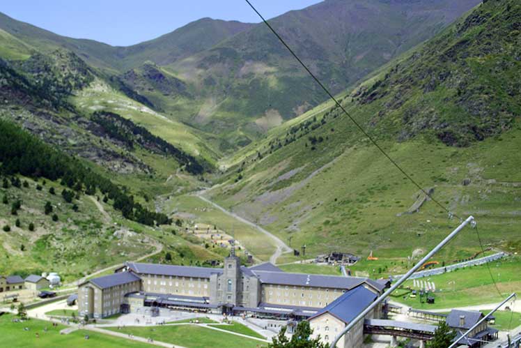 El santuario de Núria subiendo al albergue.